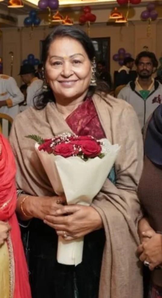 SUNITA DHIR (POLLYWOOD ACTRESS)