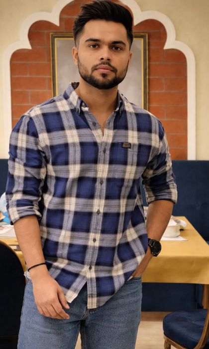 AKHIL (POLLWYOOD SINGER AND ACTOR)