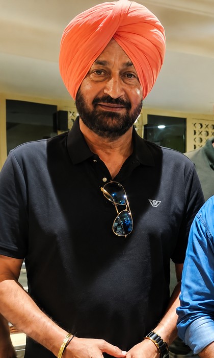 MALKIT SINGH (POLLYWOOD SINGER)