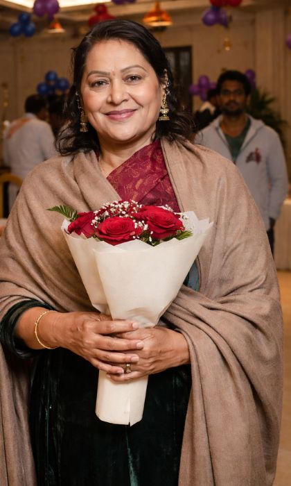 SUNITA DHIR (POLLYWOOD ACTRESS)